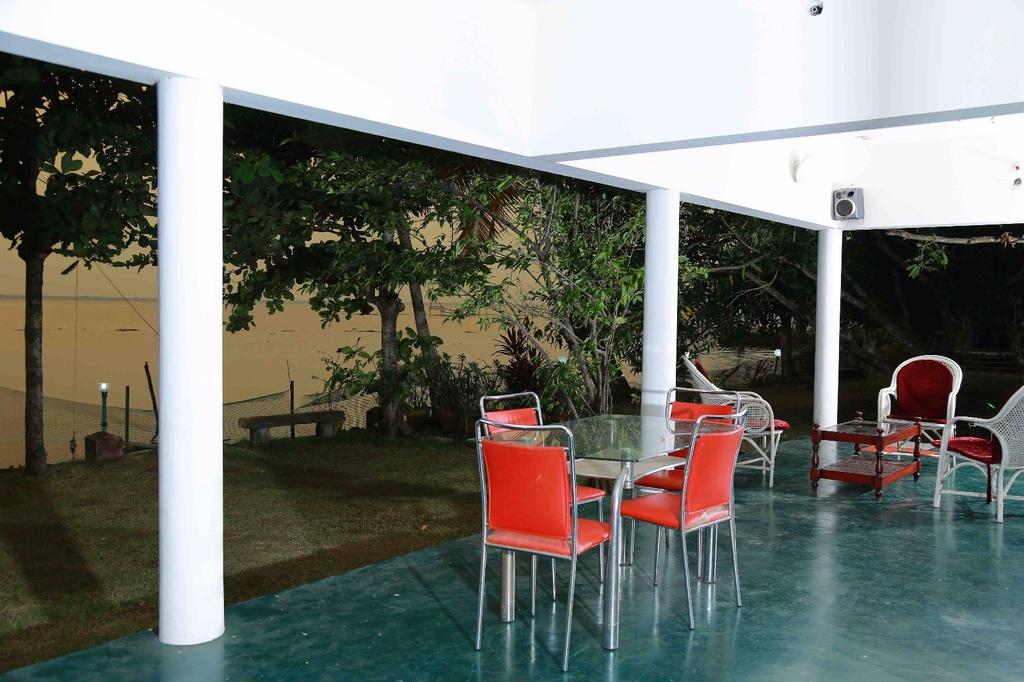 Orchid Lake View Homestay Alappuzha Esterno foto